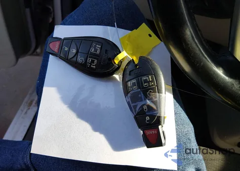 2012 Chrysler Town & Country Touring z USA, uszkodzony, nr VIN 2C4RC1BGXCR174831